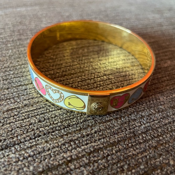 EUC Coach Heart Bracelet - Picture 4 of 13